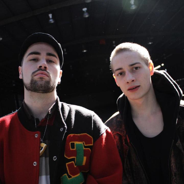 295687_536122683087132_220461874_n