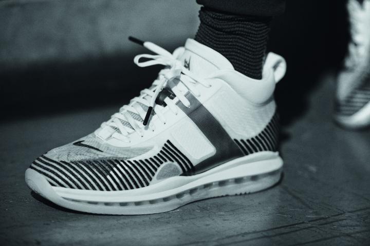 NIKE_JohnElliot_x_Lebron_04_native_1600